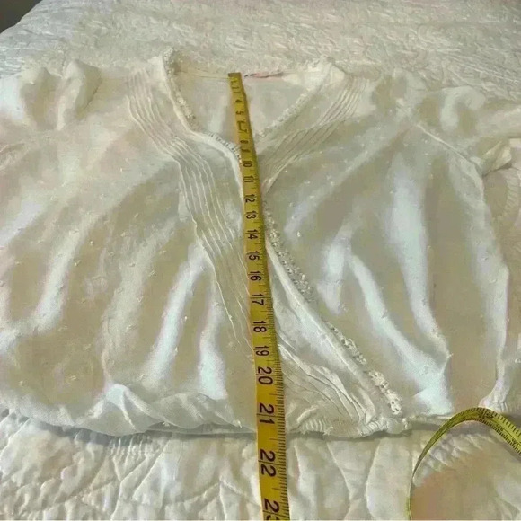 Francesca’s Mi Ami White Clip Dot Surplice Blouse | Women’s Size Large Shirt - Picture 7 of 9